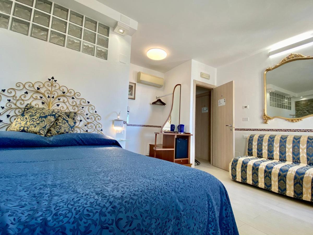 The Manarola Main Plaza Otel Dış mekan fotoğraf