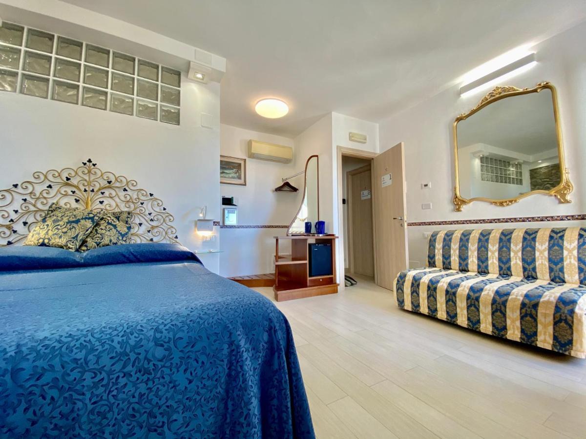 The Manarola Main Plaza Otel Dış mekan fotoğraf