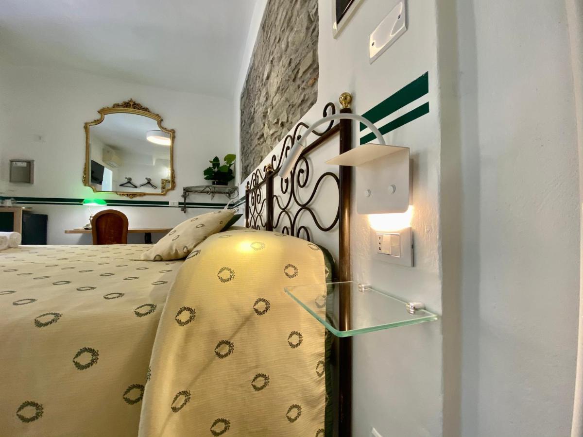 The Manarola Main Plaza Otel Dış mekan fotoğraf