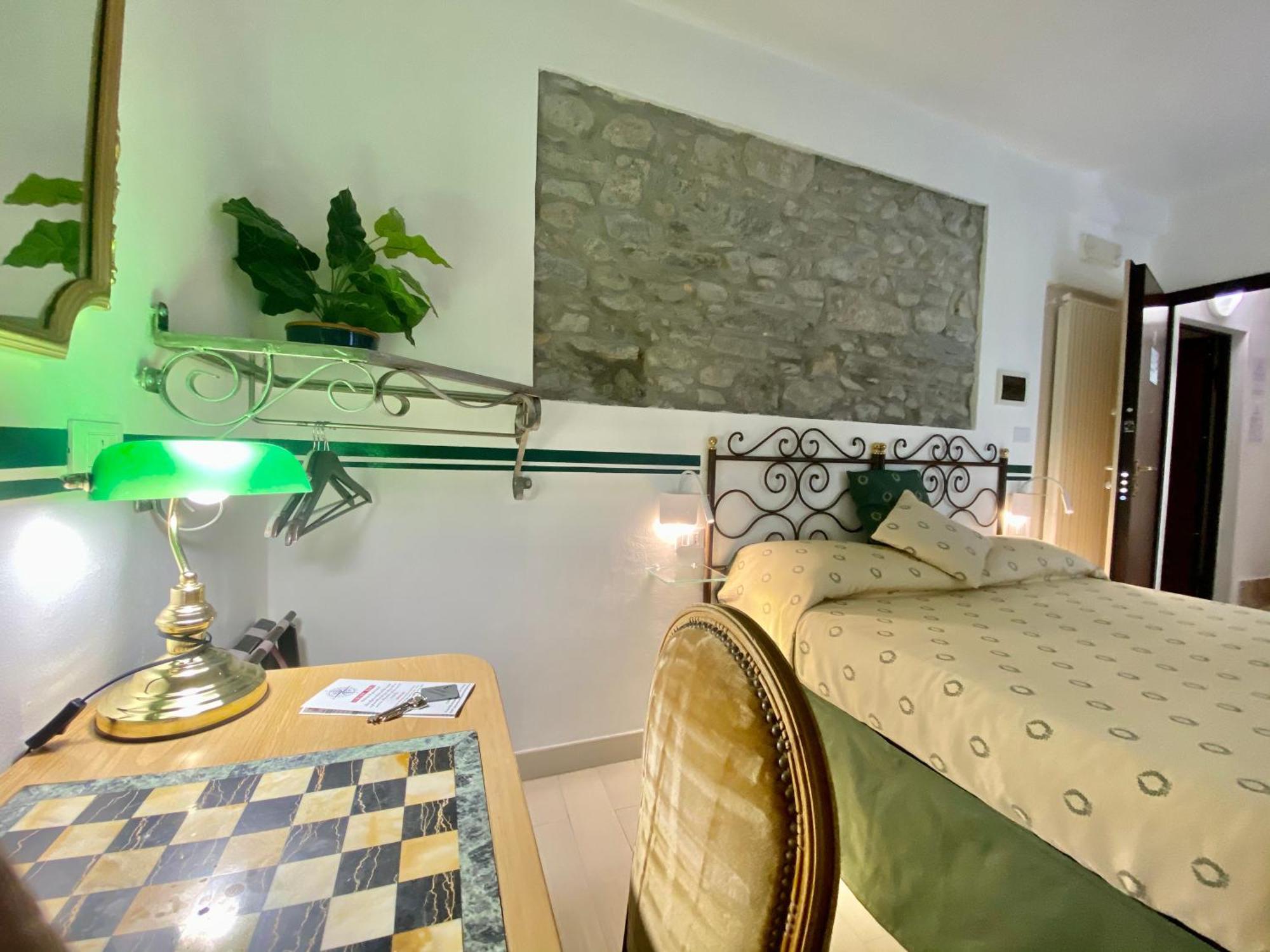 The Manarola Main Plaza Otel Dış mekan fotoğraf